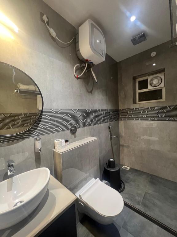 Deluxe Double or Twin Room - Image 5